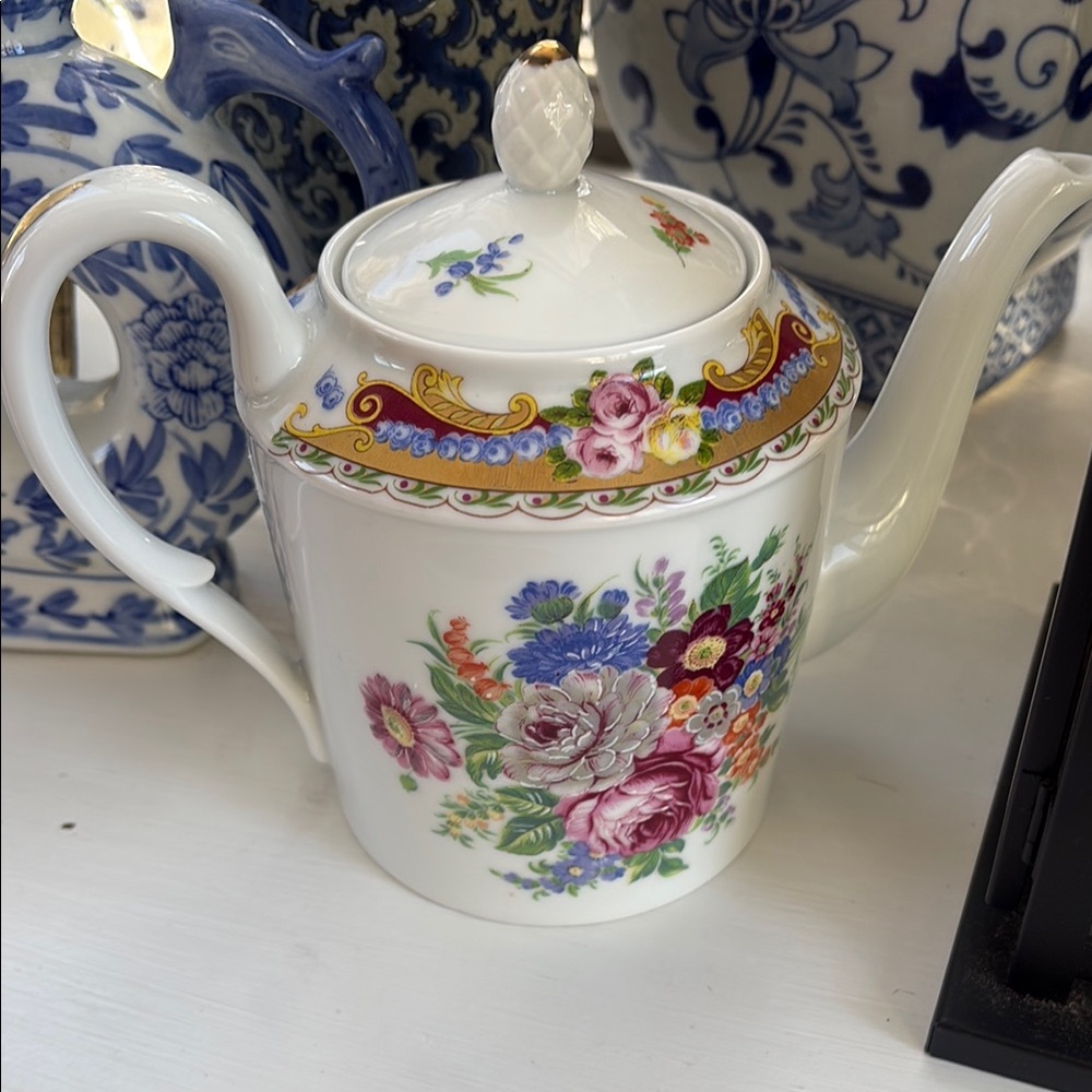 Limoges Floral Teapot White with Multicolor Design Beautiful condition no chips - Picture 9 of 9
